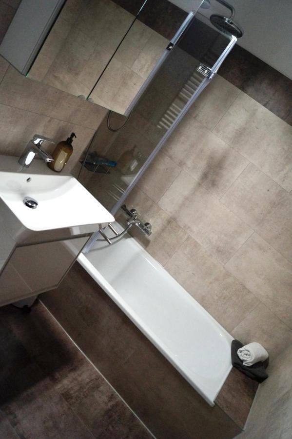 Schwarzwald Geht Immer Fewo 60 Qm Mit Grossem Suedbalkon, Wlan Und Magenta Tv Schönwalde Exterior foto